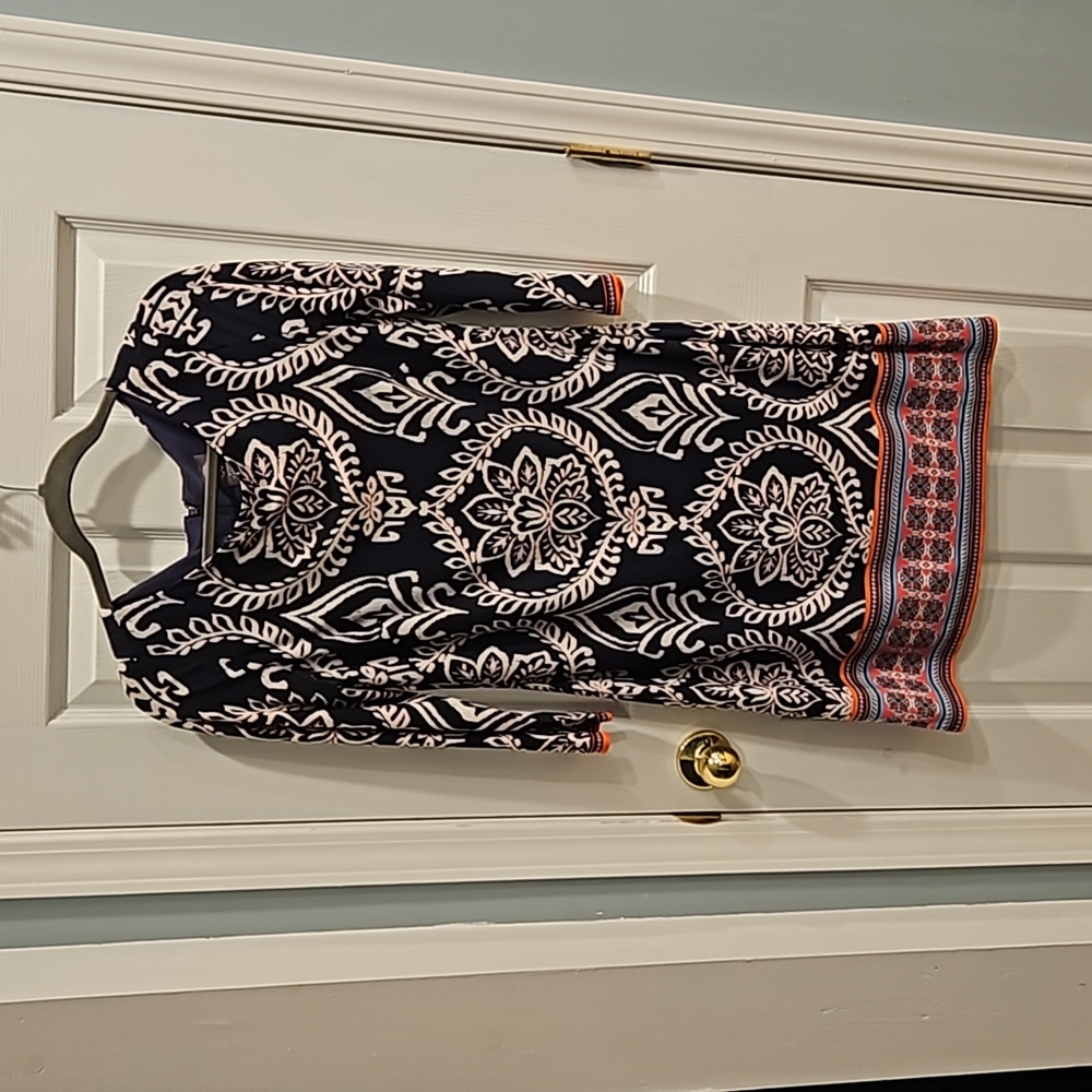 Knee length Vince Camuto patterned dress